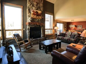 Smart-TV, Kamin, DVD-Player