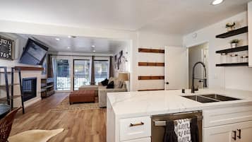 ์ฝ๋, ์นจ์ค 1๊ฐ | ์ ์ฉ ์ฃผ๋ฐฉ