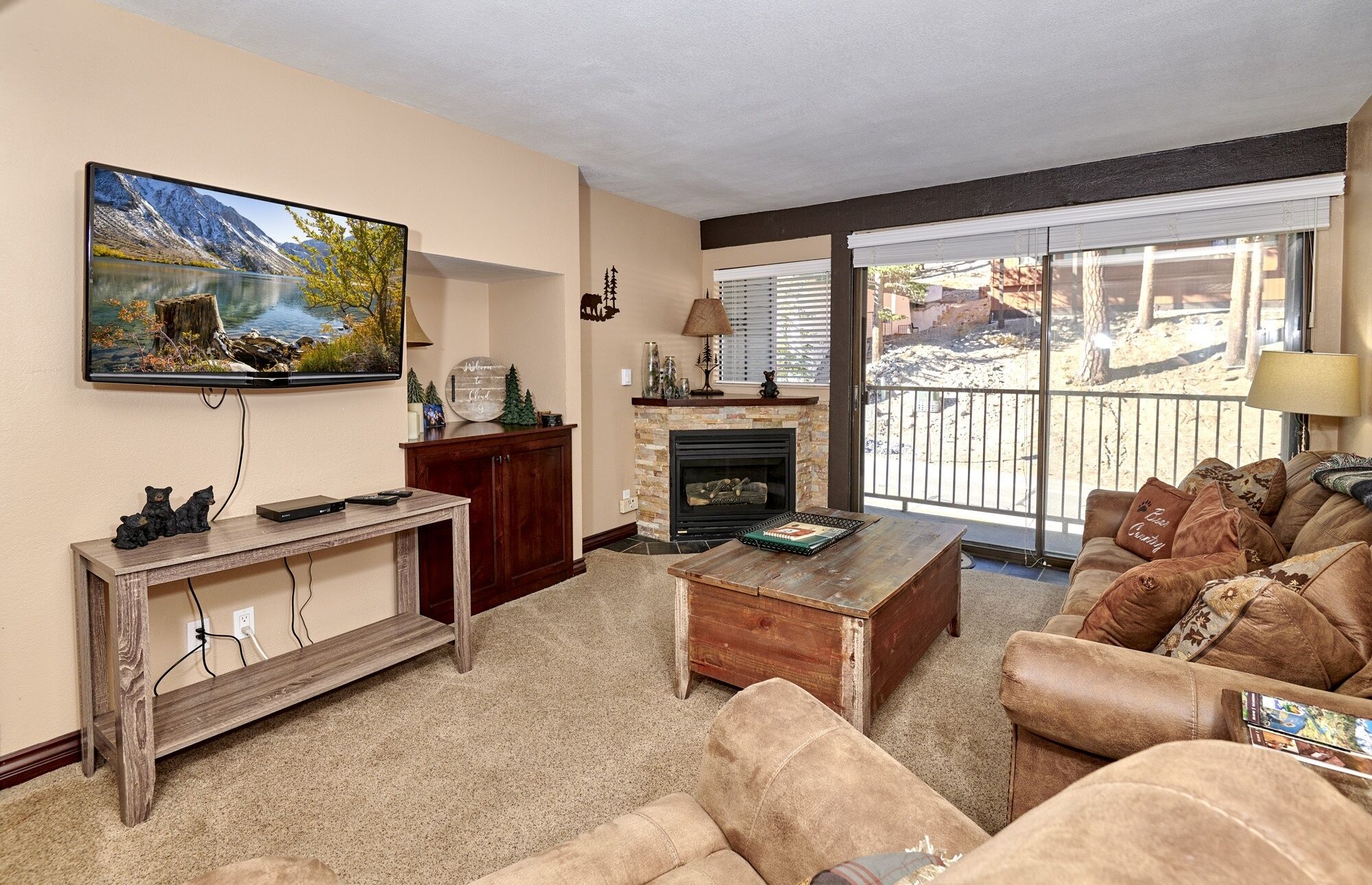 Condo, 1 Bedroom | Living area