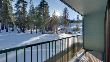 Condo, 1 Bedroom | Property grounds