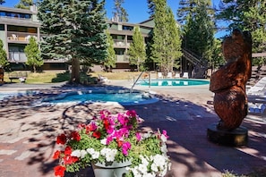 A heated pool - St. Anton Condos With Rec Center (Mammoth Lakes)