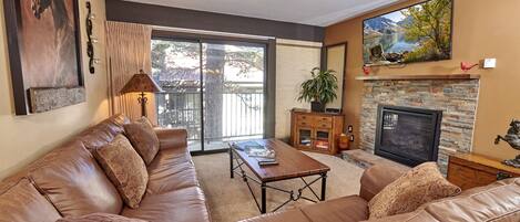 Condo, 1 Bedroom | Living room