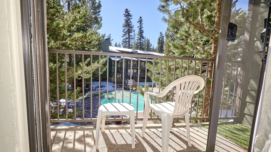 St. Anton Courtyard View Ski-in/out 1-bedroom Condo