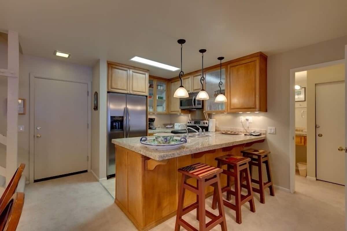 Condo, 2 Bedrooms | Private kitchen