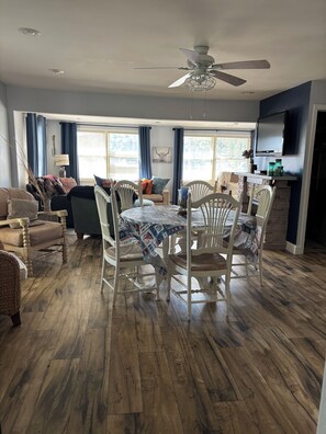 Smart TV, fireplace, table tennis, books - Harvey’s Lake —Million dollar views (Harveys Lake)