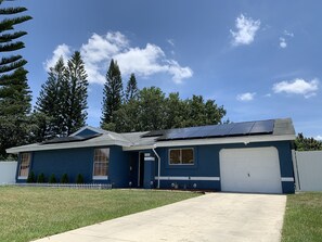 Exterior - Piece of Paradise 4 BR w/ Gym, Jacuzzi, & Theater! (Port St. Lucie)