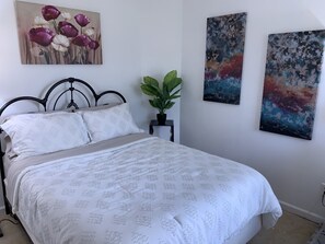4 chambres, bureau, fer et planche à repasser, accès au Wi-Fi (inclus)