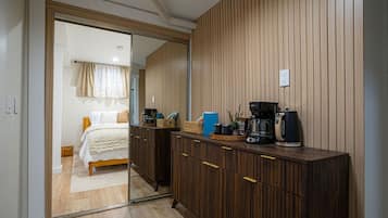 1 bedroom, desk, iron/ironing board, WiFi