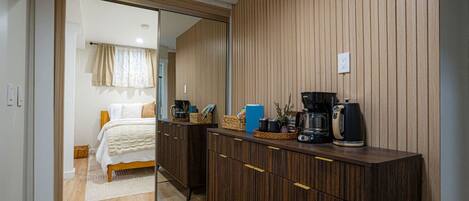 1 bedroom, desk, iron/ironing board, WiFi