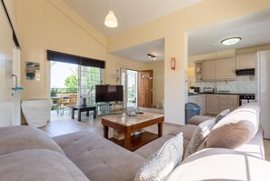 Een televisie en boeken