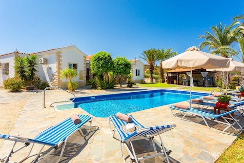 Villa Amorosa - Four Bedroom Villa, Sleeps 8