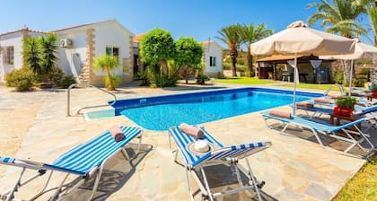 Villa Amorosa - Four Bedroom Villa, Sleeps 8