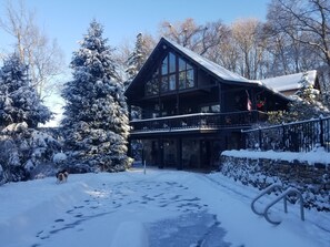 Exterior - Harmony Lodge nestled in wooded tranquility! (Myersville)