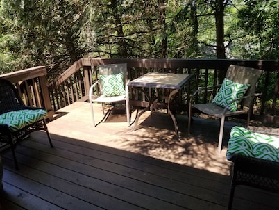 Harmony Lodge nestled in wooded tranquility!