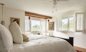 3 Schlafzimmer, Schreibtisch, Bügeleisen/Bügelbrett, Reisekinderbett