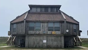 Unclassified image, 4 of 25, button - Mia's Beach House (Matagorda)