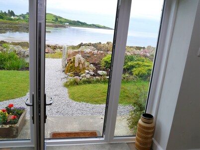 Albany Cottage -  a cottage that sleeps 7 guests  in 4 bedrooms