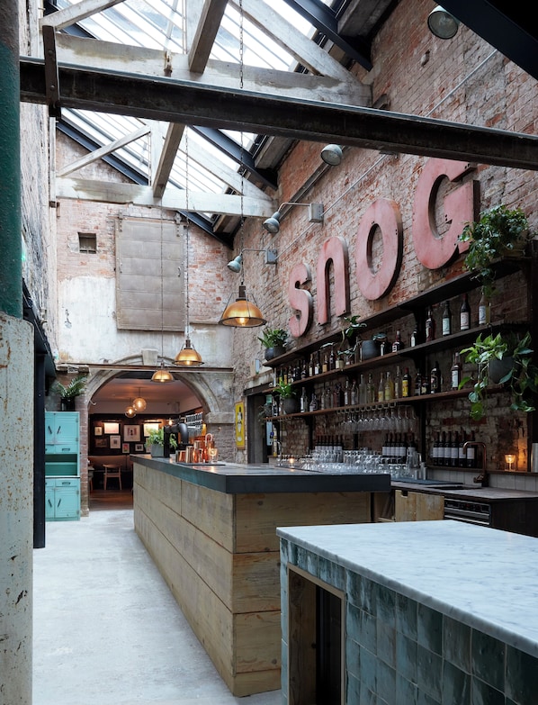 Bar (en el alojamiento)