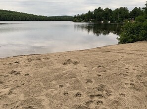 På stranden och strandhanddukar