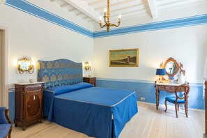 12 bedrooms, desk, iron/ironing board, free WiFi