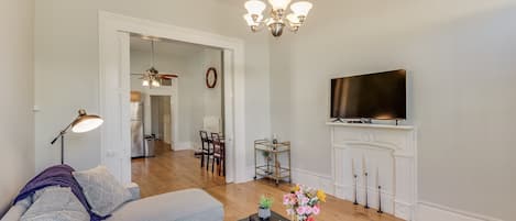 Smart TV, Netflix, streaming services, offices