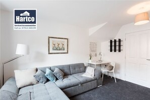 Smart TV - 🦺 Midlands Contractor Accommodation (Walsall)