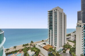 Exterior - Beach Penthouse & Ocean Paradise (Hollywood)