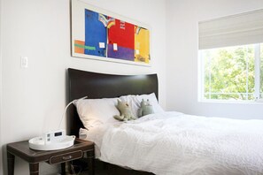 2 bedrooms, WiFi - La Dolce Vita! Downtown Oasis Tons of Amenities (Mountain View)