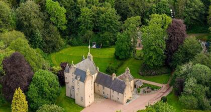 Historic Fairytale Lickleyhead Castle