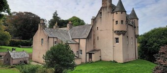 Historic Fairytale Lickleyhead Castle