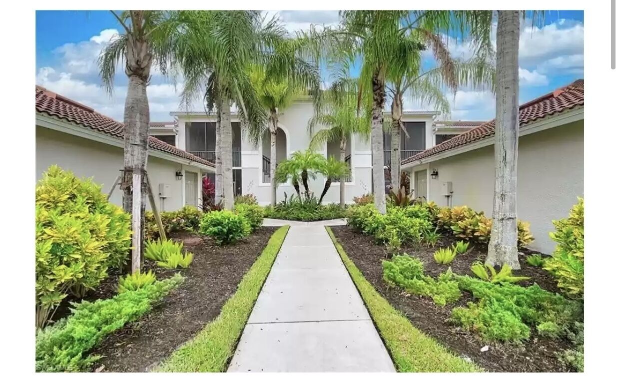 Heritage Bay decorated, fully stocked 2bdrm + den-bdrm, 2 bath first fl condo