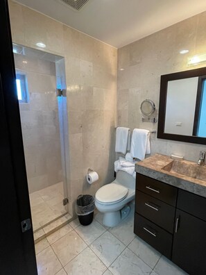 Shower, hair dryer, towels, soap - Villa #7. Beautiful full house, totally equipped, close to sea (Ensenada)