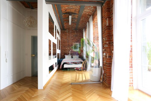 APARTMENT WITH TERRACE