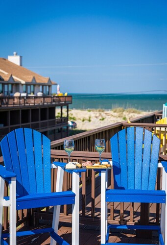 Coastal Beach Townhome | Steps to Beach | Pool, Bikes & More