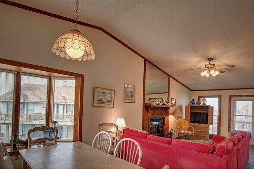 Coastal Beach Townhome | Steps to Beach | Pool, Bikes & More