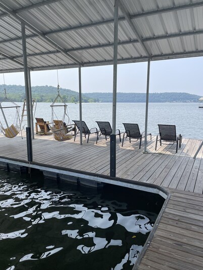 Smith Lake Home-Great Location- New Bentley Tritoon available