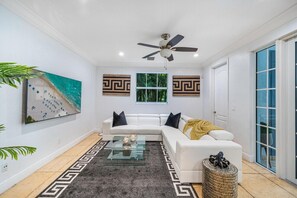 Smart TV, video games