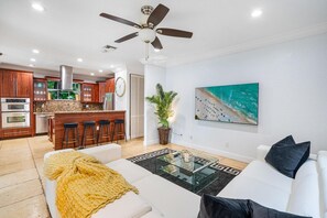 智能電視、電子遊戲