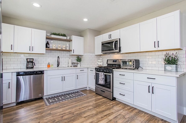 Fridge, microwave, oven, stovetop