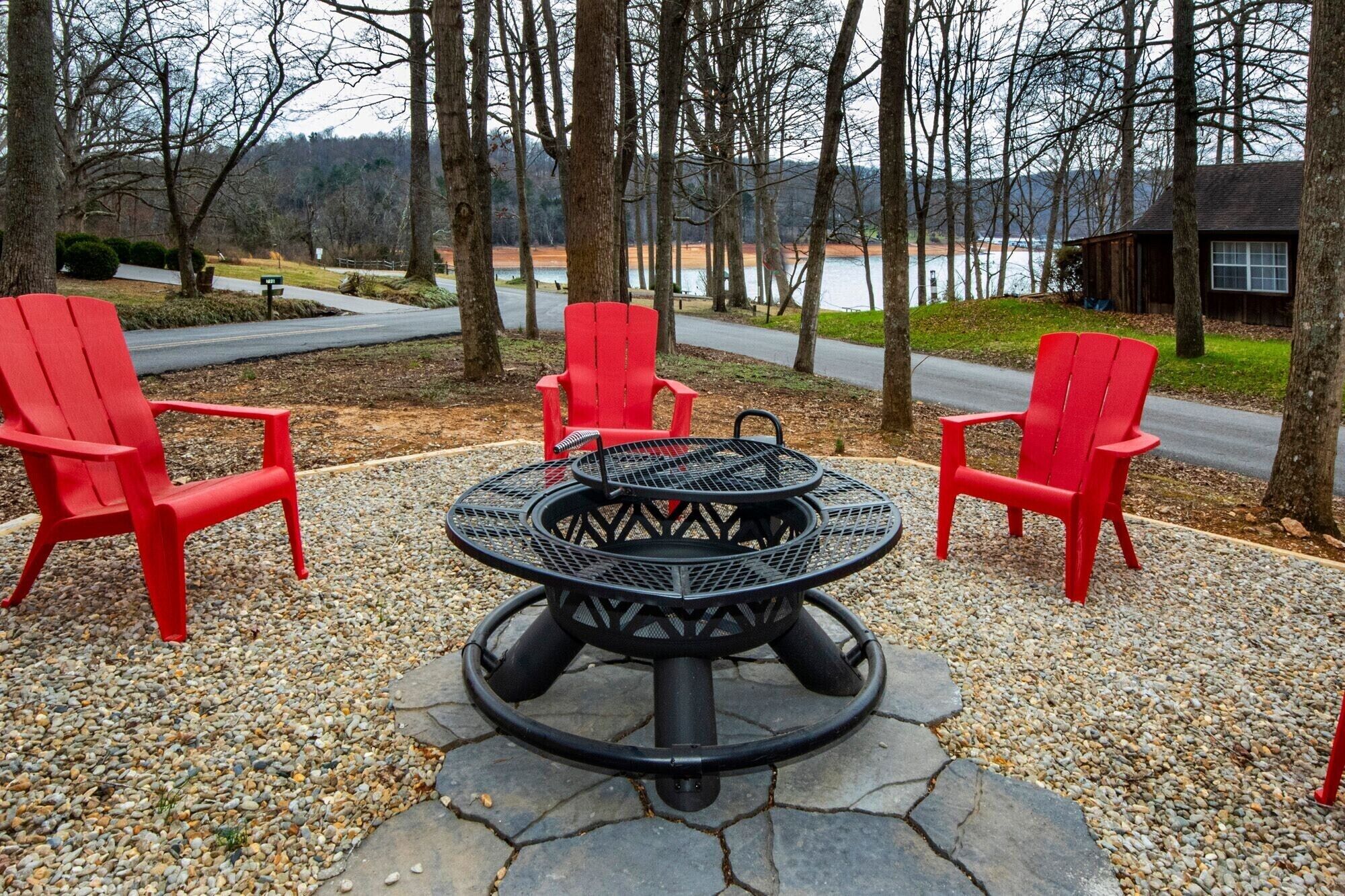 DISCOUNTS Available, Lakefront Ranch Hm, RARE FLAT lot, Norris Lake, prvt. dock 