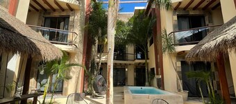 Macondo Raíz Holbox