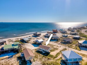 Beach - Getaway and Play - Gulf Beachside, 3 Bedrooms, 2 Baths, Pet Friendly, Sleeps 7 (Dauphin Island)
