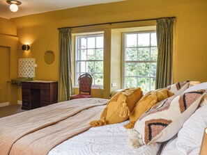 3 عدّة غرف نوم وواي فاي مجانًا وملاءات أسرّة