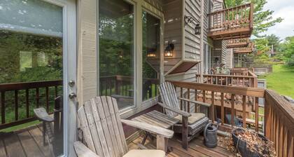 Dog Friendly Chalet w/ Fire Pit & Lake Views