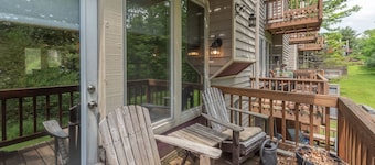 Dog Friendly Chalet w/ Fire Pit & Lake Views