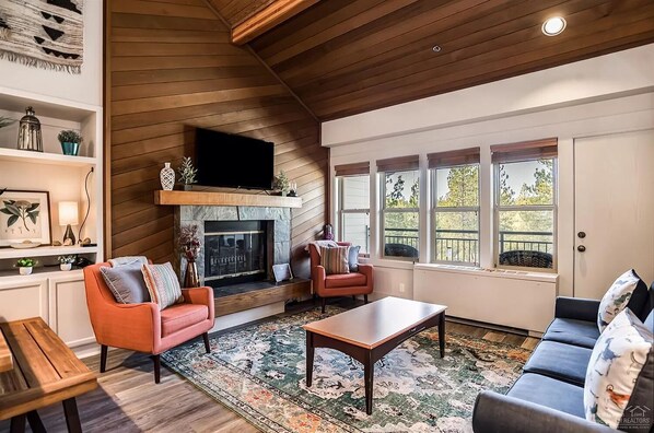 Smart TV, fireplace, DVD player