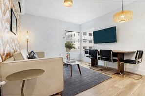 2 Bedroom | 1 Bathroom | Living area