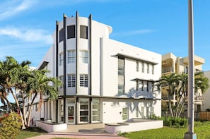 Interior - Roami at The Carmela (Miami Beach)