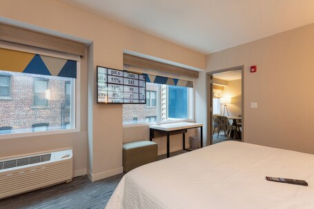 Holiday Inn Express New Rochelle, an IHG Hotel - Image 37