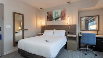 Safe på rommet, individuelt dekorert, individuelt innredet og skrivebord